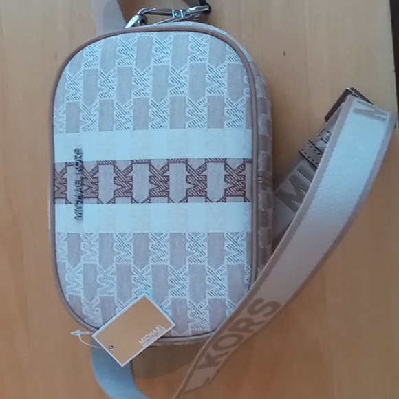 Brand New Michael Kors Canvas Crossbody 395 u$ - Picture 1 of 7